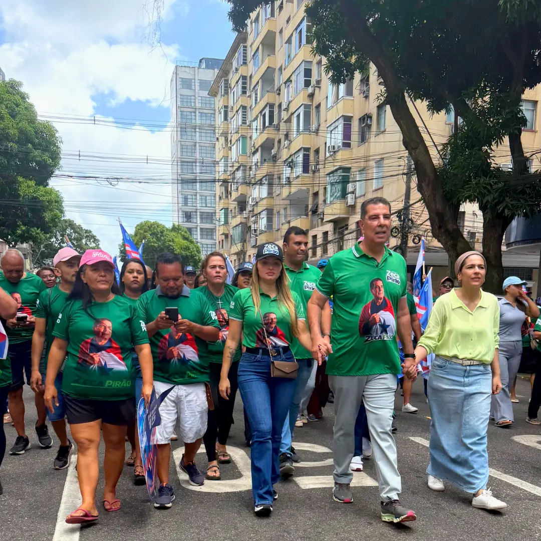 Zeca Pirão na caminhada de Hana na Praça da República.